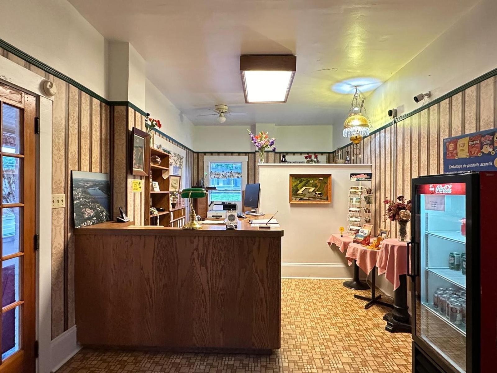 Stiles Motel Hill View Woodstock Esterno foto