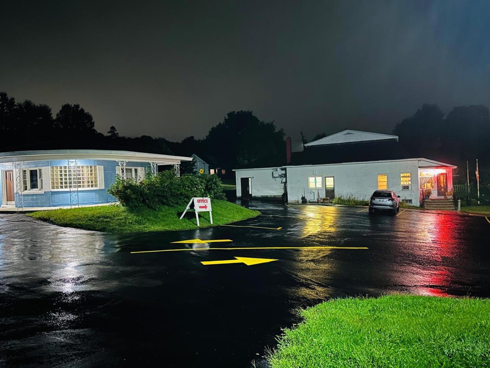 Stiles Motel Hill View Woodstock Esterno foto